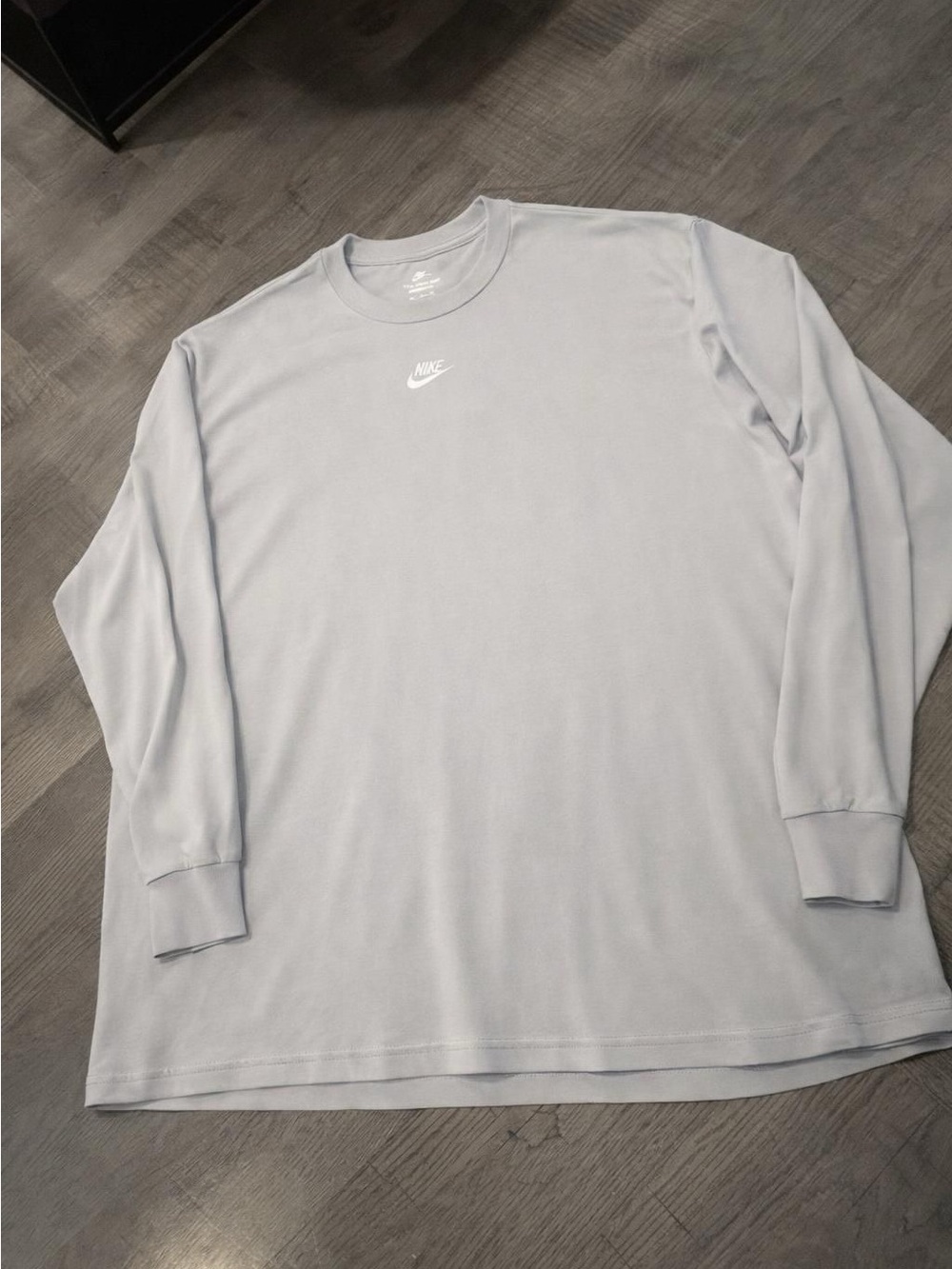 Nike Men’s Loose Fit Long Sleeve Crew Shirt XL